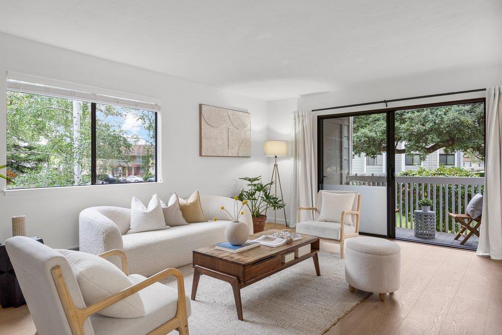 Detail Gallery Image 5 of 38 For 938 Clark #49,  Mountain View,  CA 94040 - 2 Beds | 2 Baths