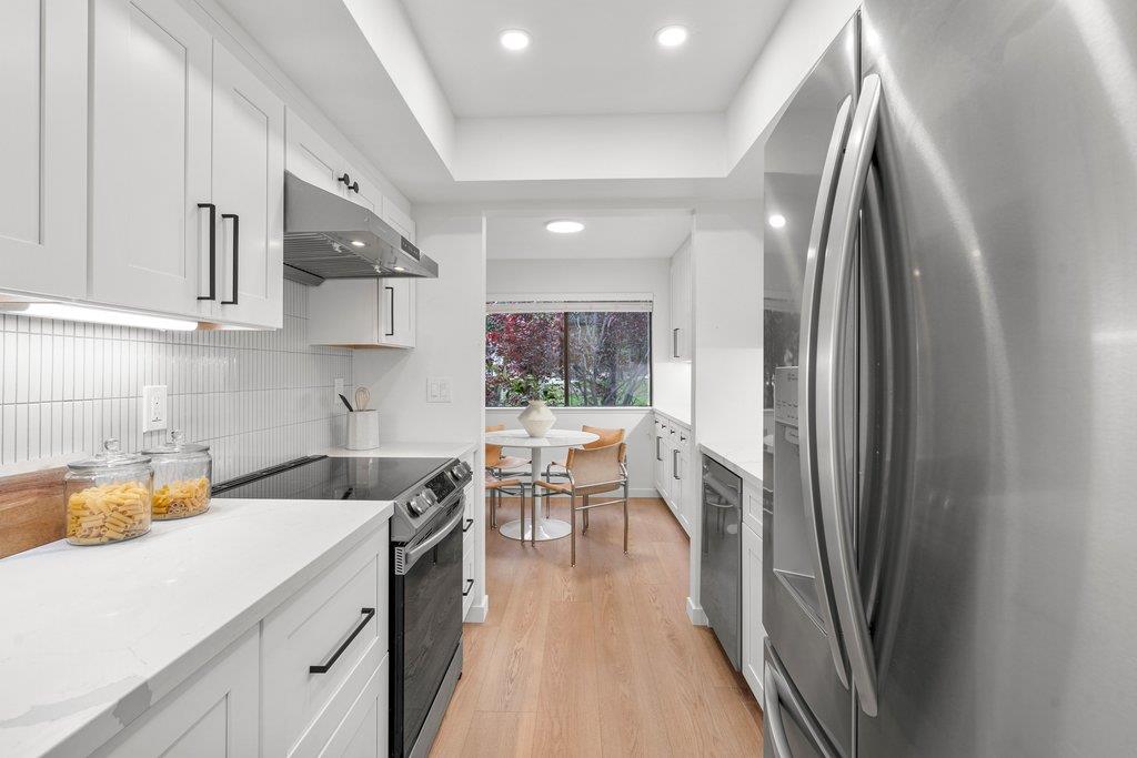 Detail Gallery Image 8 of 38 For 938 Clark #49,  Mountain View,  CA 94040 - 2 Beds | 2 Baths