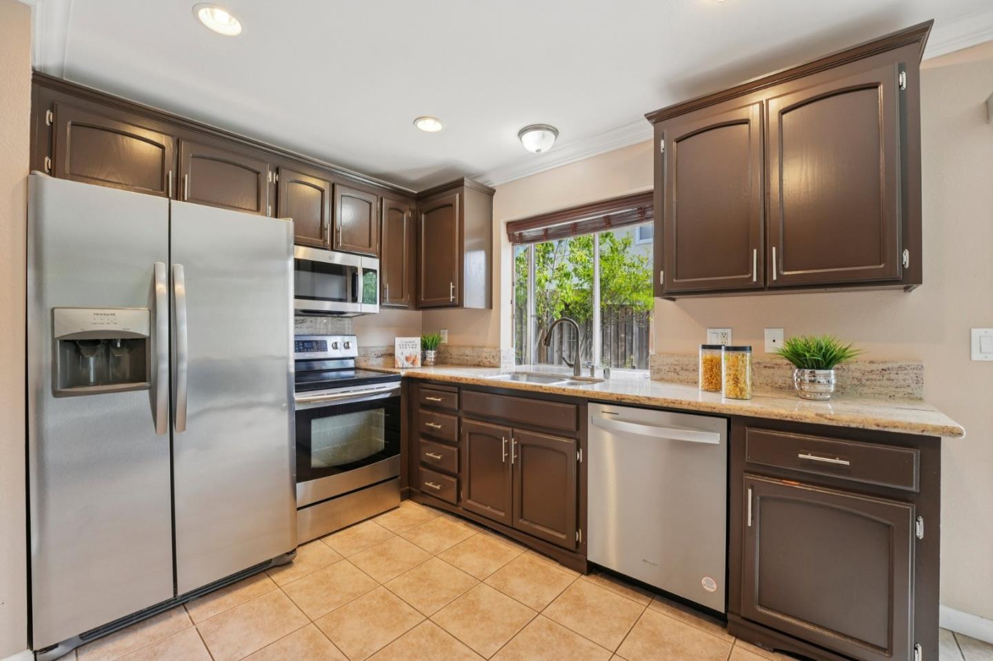 Detail Gallery Image 16 of 45 For 34094 Gannon Ter, Fremont,  CA 94555 - 4 Beds | 2/1 Baths