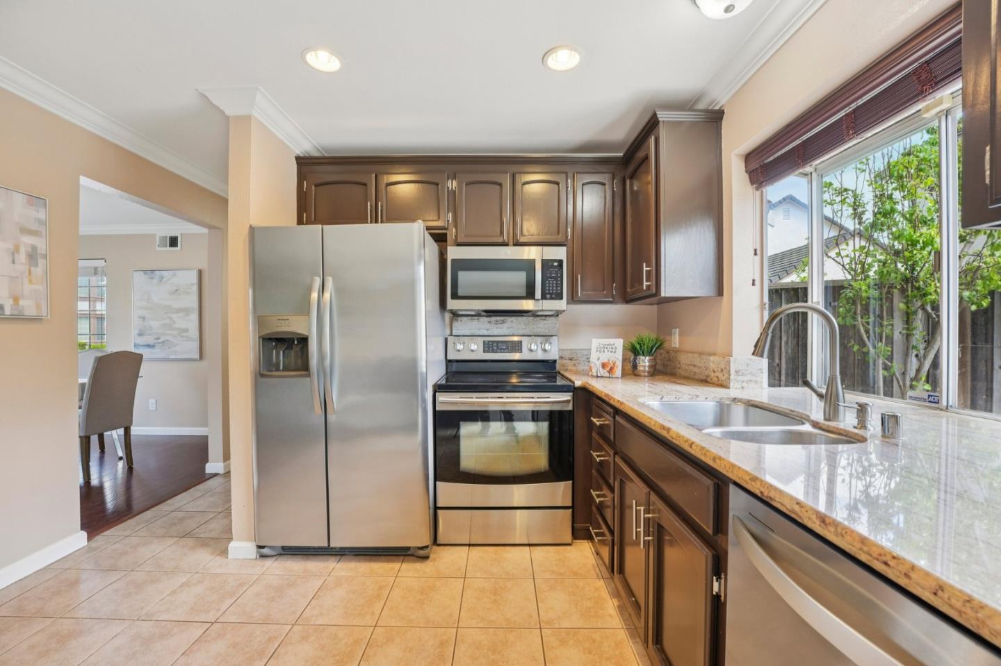 Detail Gallery Image 18 of 45 For 34094 Gannon Ter, Fremont,  CA 94555 - 4 Beds | 2/1 Baths