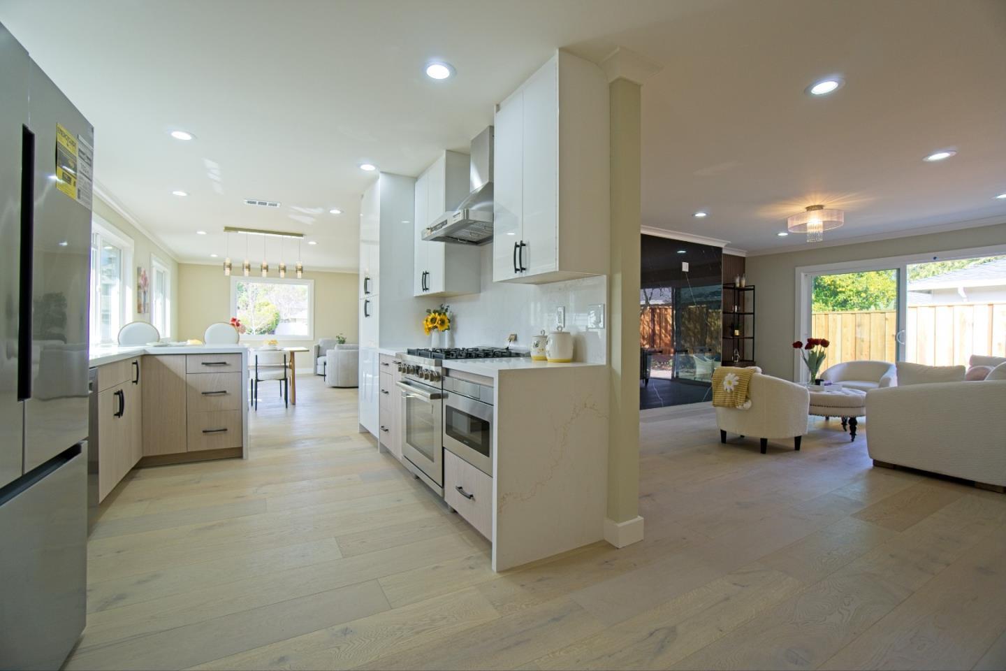 Detail Gallery Image 4 of 32 For 114 Cumulus Ave, Sunnyvale,  CA 94087 - 4 Beds | 3 Baths