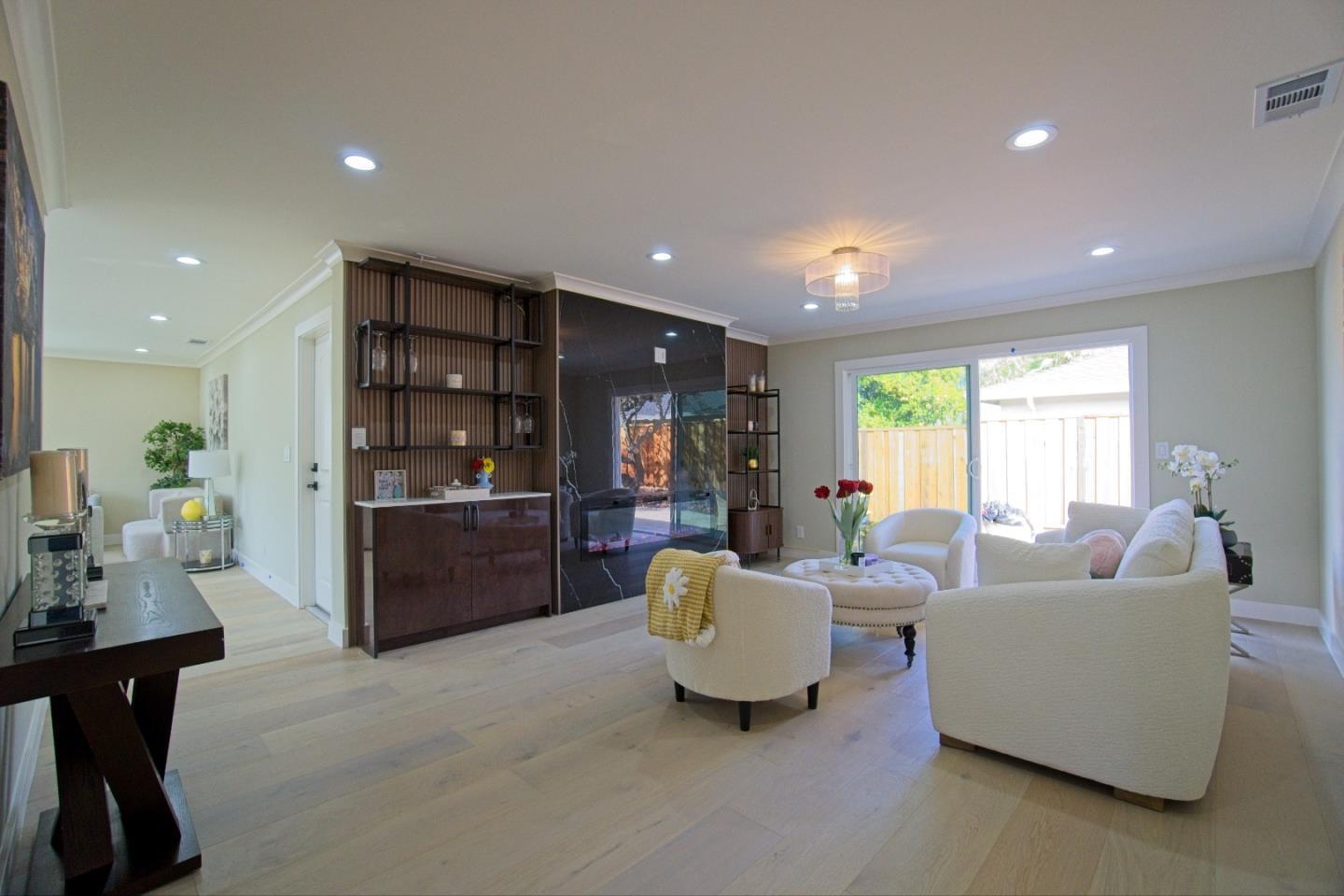 Detail Gallery Image 5 of 32 For 114 Cumulus Ave, Sunnyvale,  CA 94087 - 4 Beds | 3 Baths