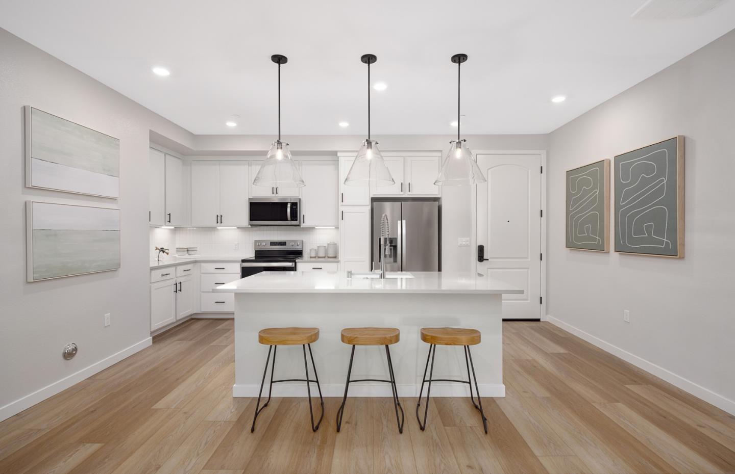 Detail Gallery Image 9 of 17 For 401 Tonkin Ter #9,  Sunnyvale,  CA 94089 - 2 Beds | 2 Baths