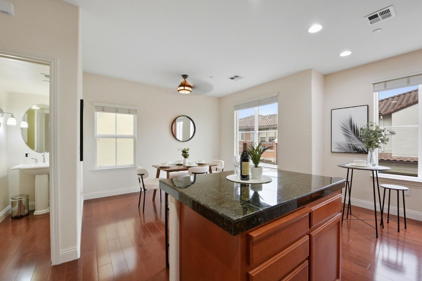 Detail Gallery Image 12 of 36 For 48962 Woodgrove Cmn, Fremont,  CA 94539 - 3 Beds | 2/1 Baths
