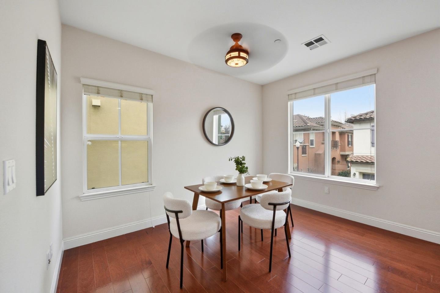 Detail Gallery Image 14 of 36 For 48962 Woodgrove Cmn, Fremont,  CA 94539 - 3 Beds | 2/1 Baths