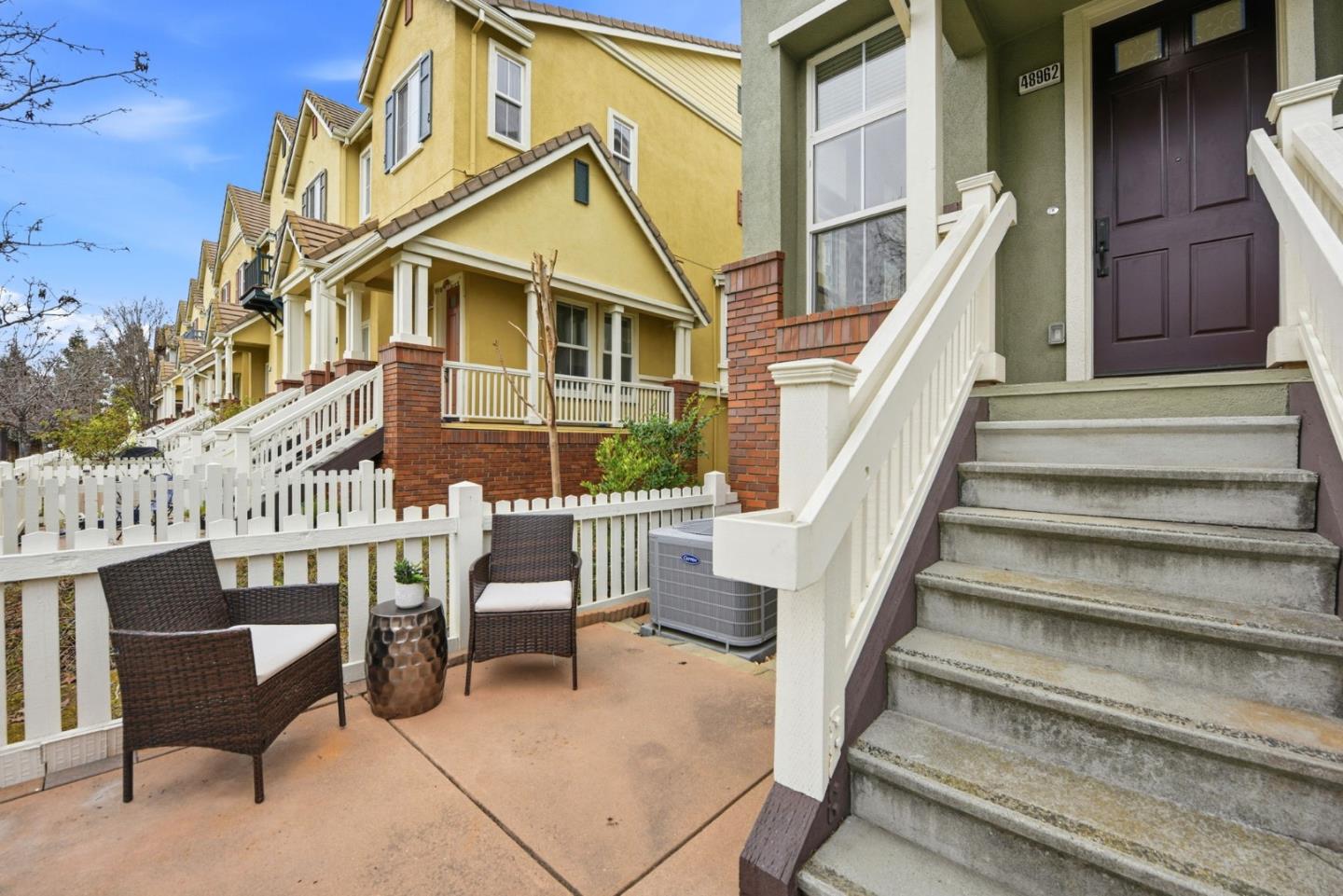 Detail Gallery Image 2 of 36 For 48962 Woodgrove Cmn, Fremont,  CA 94539 - 3 Beds | 2/1 Baths