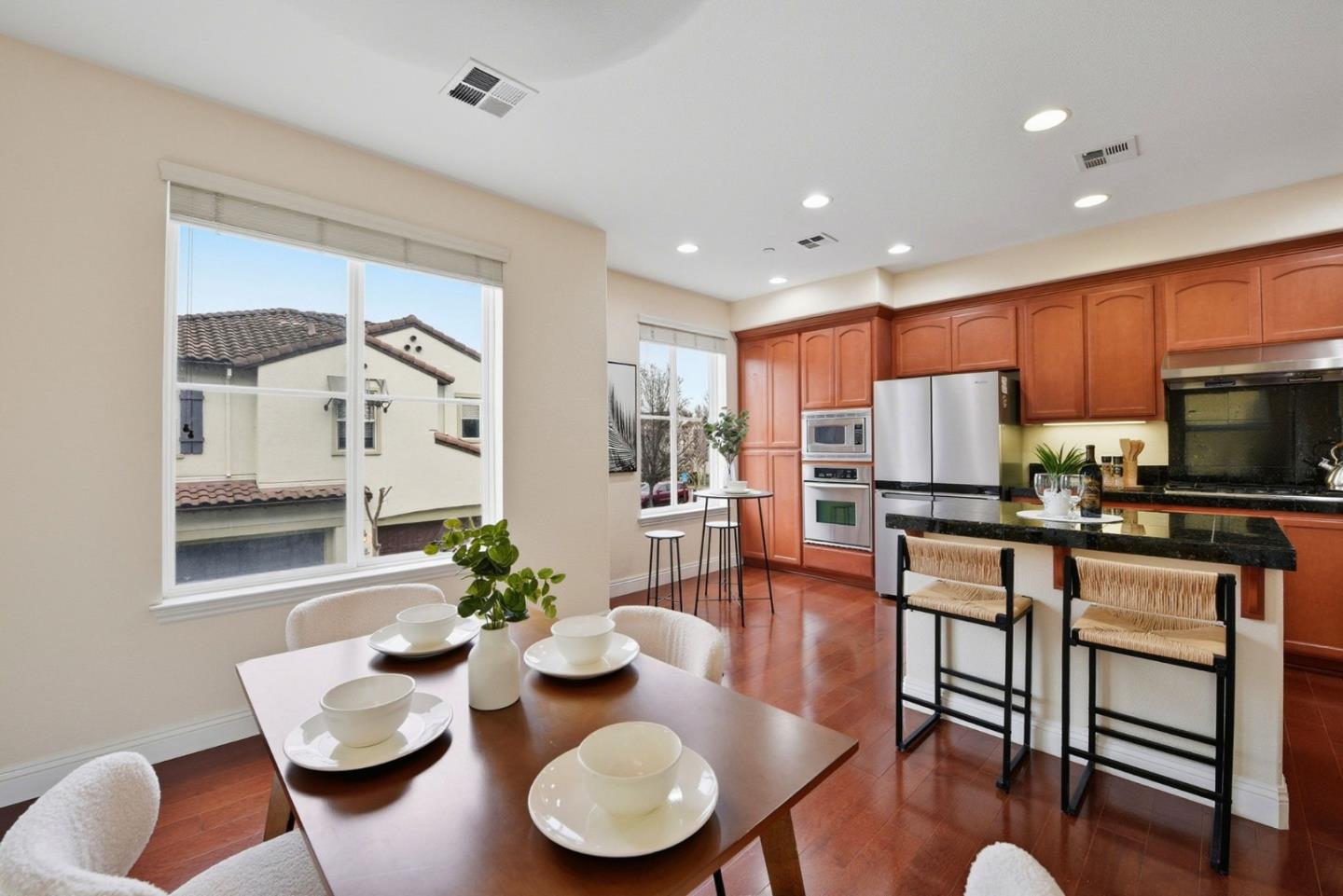 Detail Gallery Image 7 of 36 For 48962 Woodgrove Cmn, Fremont,  CA 94539 - 3 Beds | 2/1 Baths