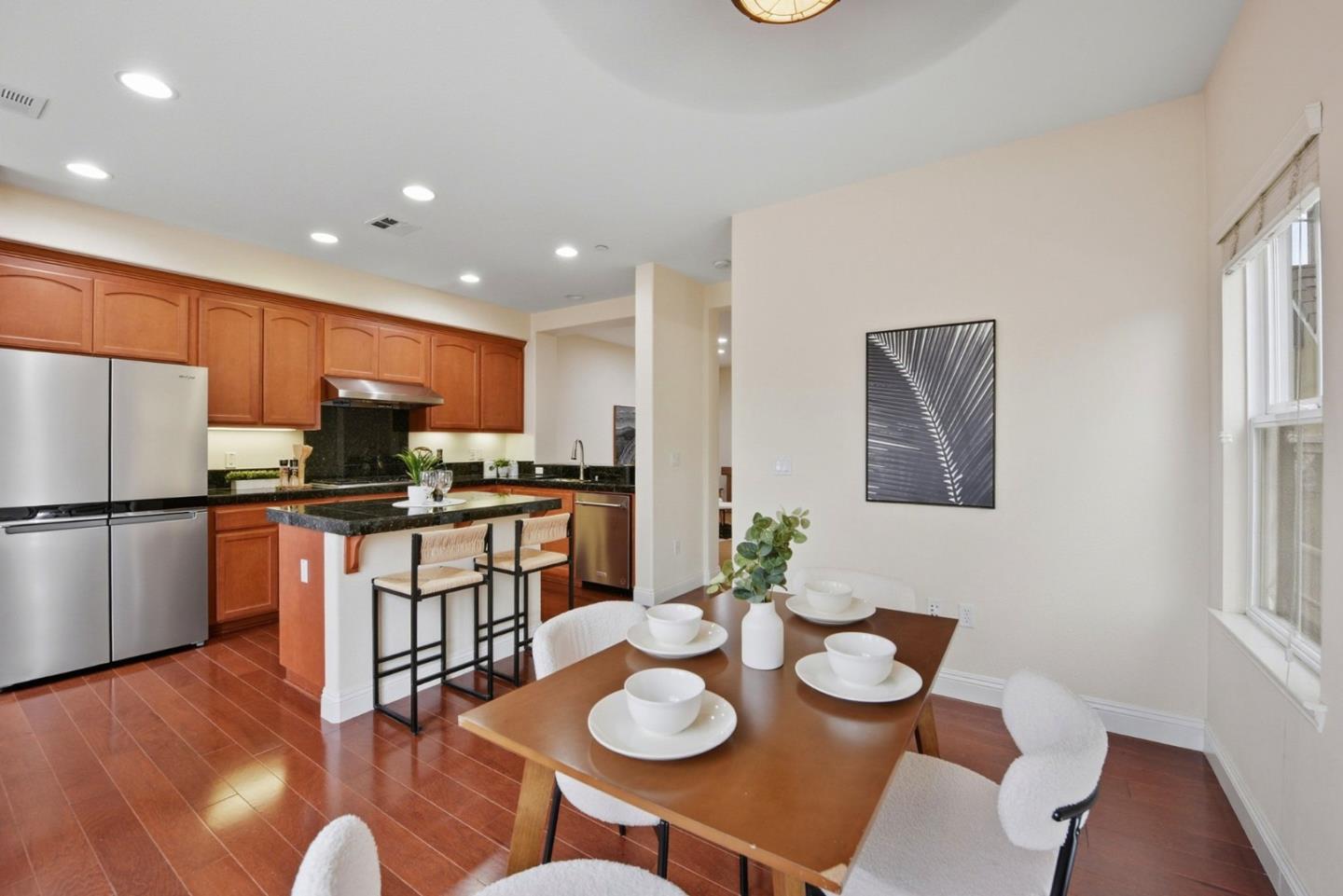 Detail Gallery Image 8 of 36 For 48962 Woodgrove Cmn, Fremont,  CA 94539 - 3 Beds | 2/1 Baths