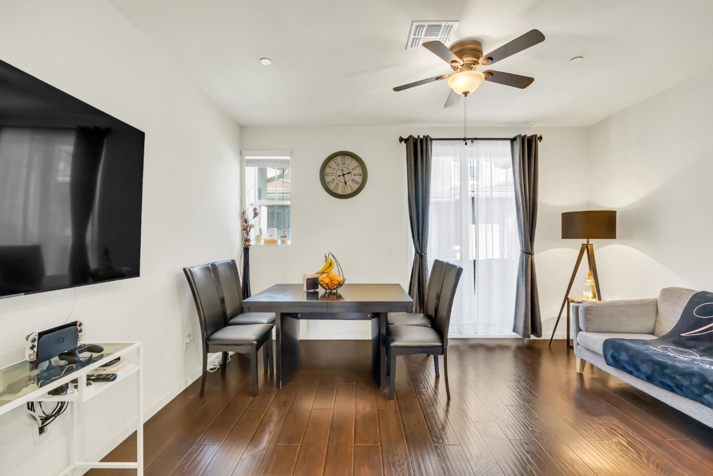 Detail Gallery Image 3 of 38 For 23 Bettencourt Way, Milpitas,  CA 95035 - 3 Beds | 3 Baths