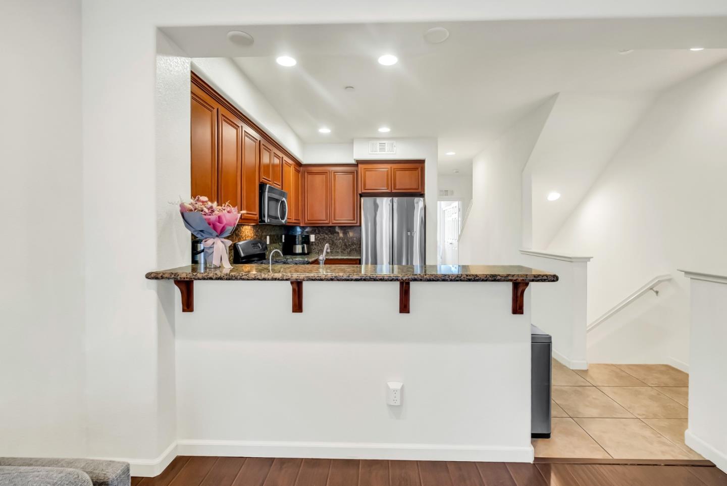 Detail Gallery Image 8 of 38 For 23 Bettencourt Way, Milpitas,  CA 95035 - 3 Beds | 3 Baths