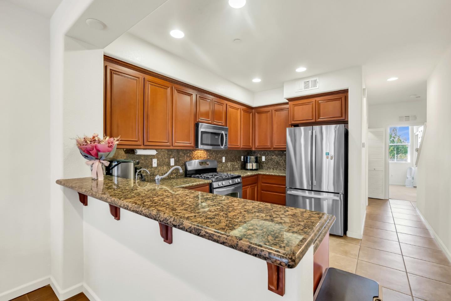 Detail Gallery Image 9 of 38 For 23 Bettencourt Way, Milpitas,  CA 95035 - 3 Beds | 3 Baths