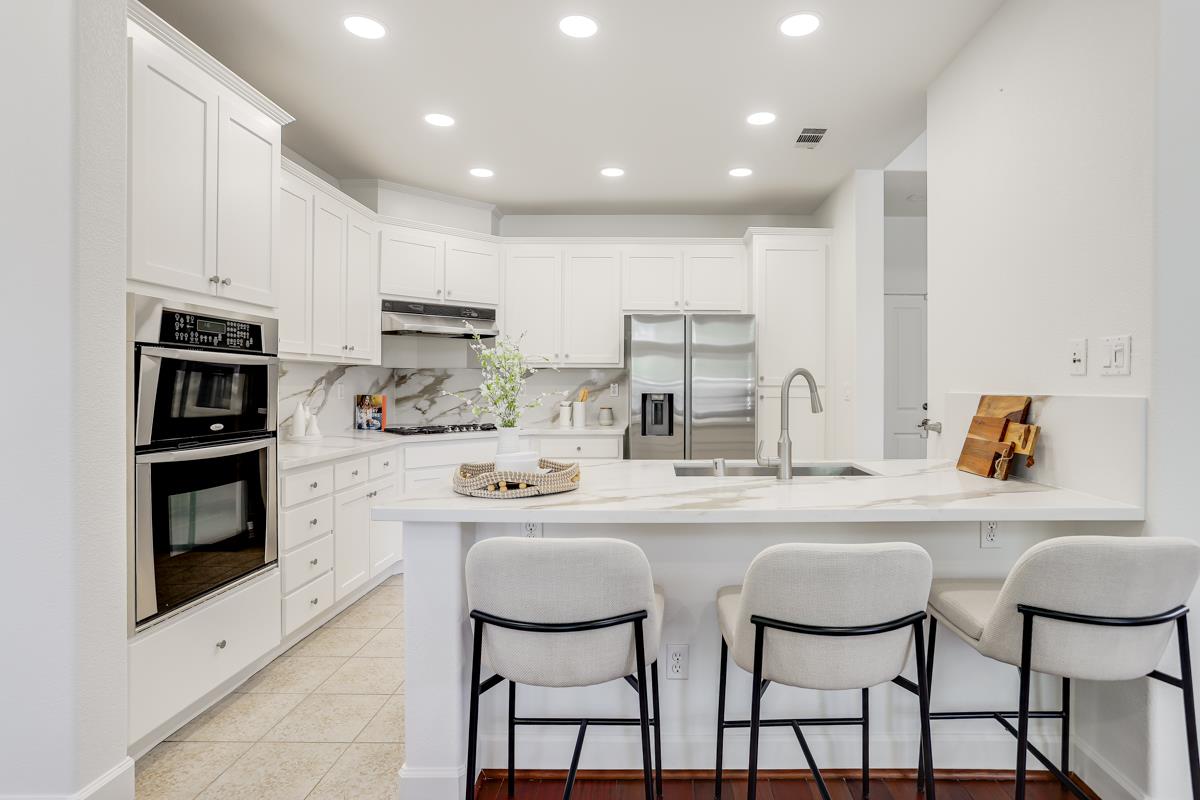 Detail Gallery Image 10 of 39 For 449 Norwood Cir, Santa Clara,  CA 95051 - 4 Beds | 2/1 Baths