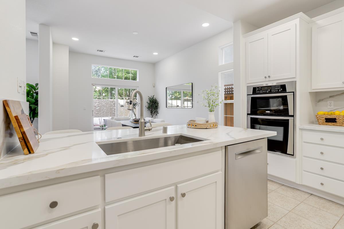 Detail Gallery Image 13 of 39 For 449 Norwood Cir, Santa Clara,  CA 95051 - 4 Beds | 2/1 Baths