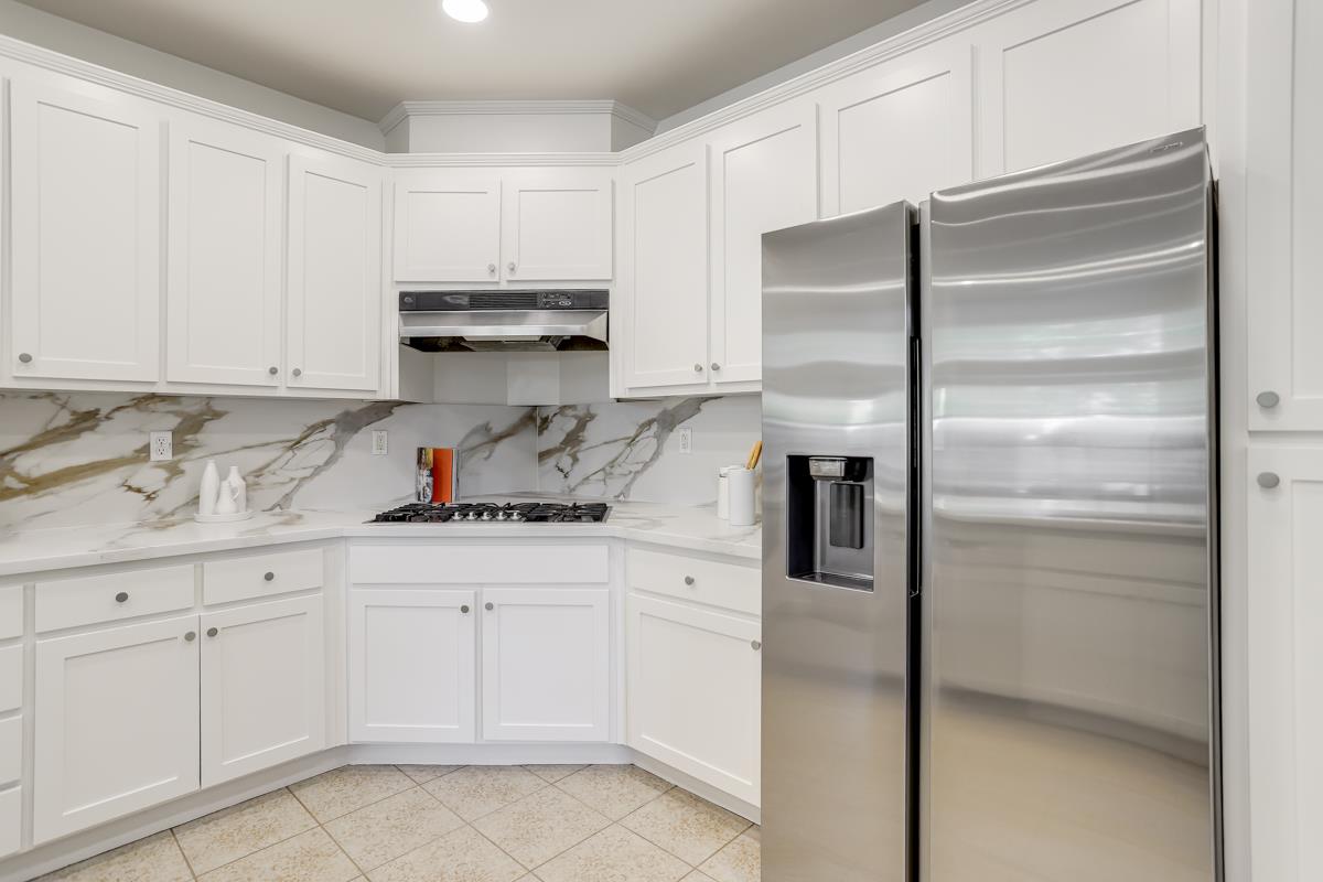 Detail Gallery Image 14 of 39 For 449 Norwood Cir, Santa Clara,  CA 95051 - 4 Beds | 2/1 Baths