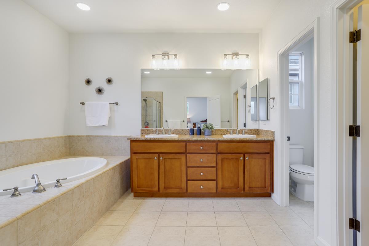 Detail Gallery Image 19 of 39 For 449 Norwood Cir, Santa Clara,  CA 95051 - 4 Beds | 2/1 Baths