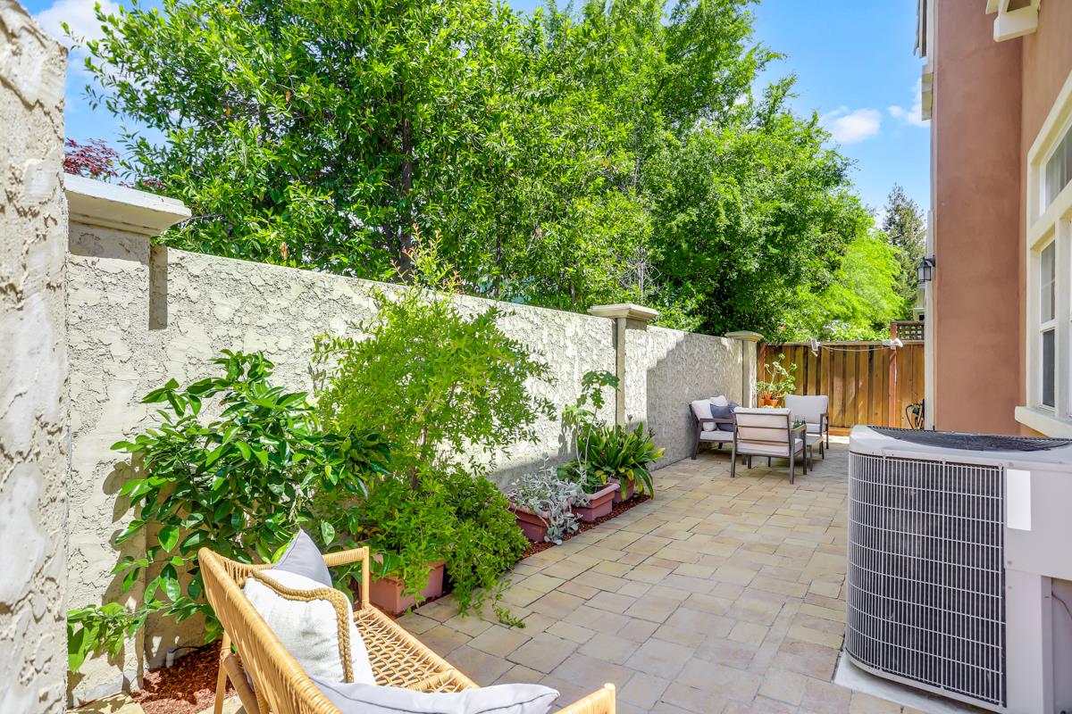 Detail Gallery Image 34 of 39 For 449 Norwood Cir, Santa Clara,  CA 95051 - 4 Beds | 2/1 Baths