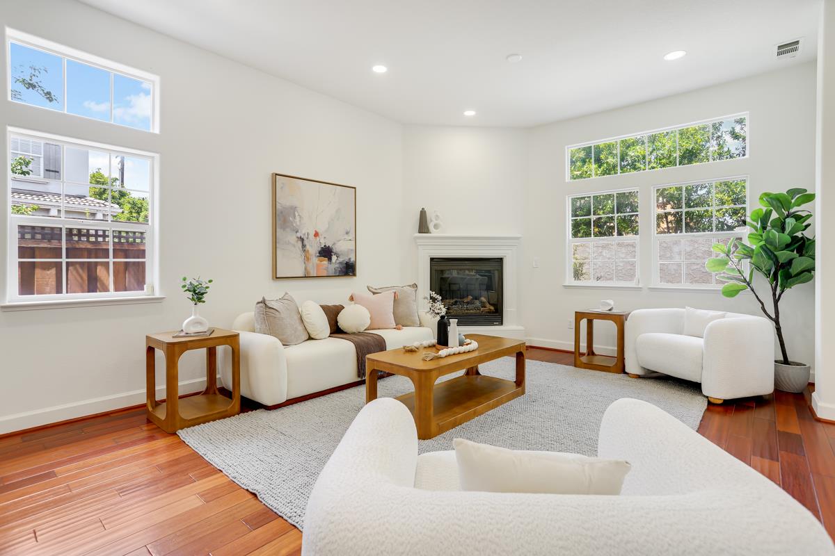 Detail Gallery Image 4 of 39 For 449 Norwood Cir, Santa Clara,  CA 95051 - 4 Beds | 2/1 Baths