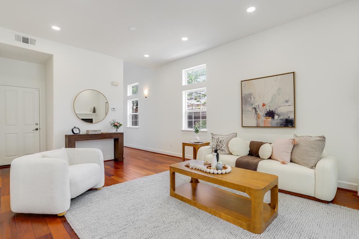 Detail Gallery Image 5 of 39 For 449 Norwood Cir, Santa Clara,  CA 95051 - 4 Beds | 2/1 Baths