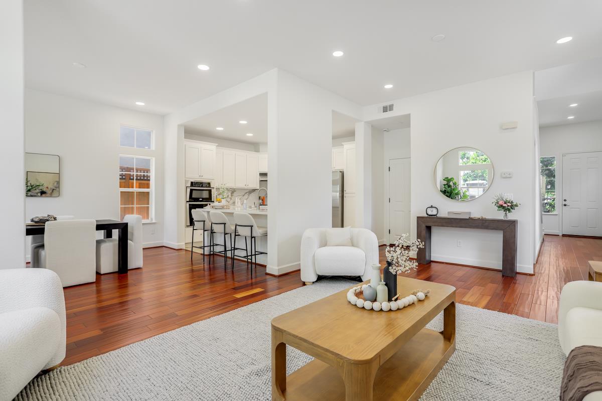 Detail Gallery Image 6 of 39 For 449 Norwood Cir, Santa Clara,  CA 95051 - 4 Beds | 2/1 Baths