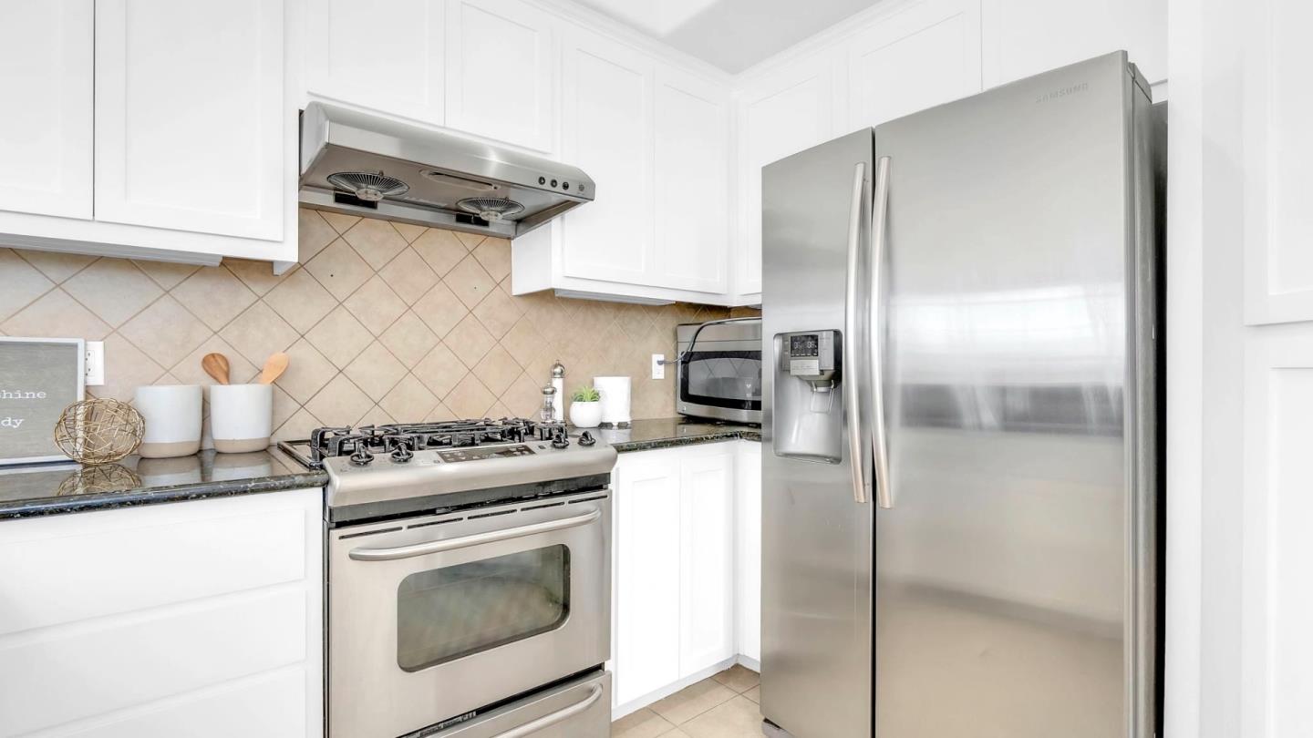 Detail Gallery Image 10 of 36 For 1756 Camino Leonor, San Jose,  CA 95131 - 2 Beds | 2 Baths