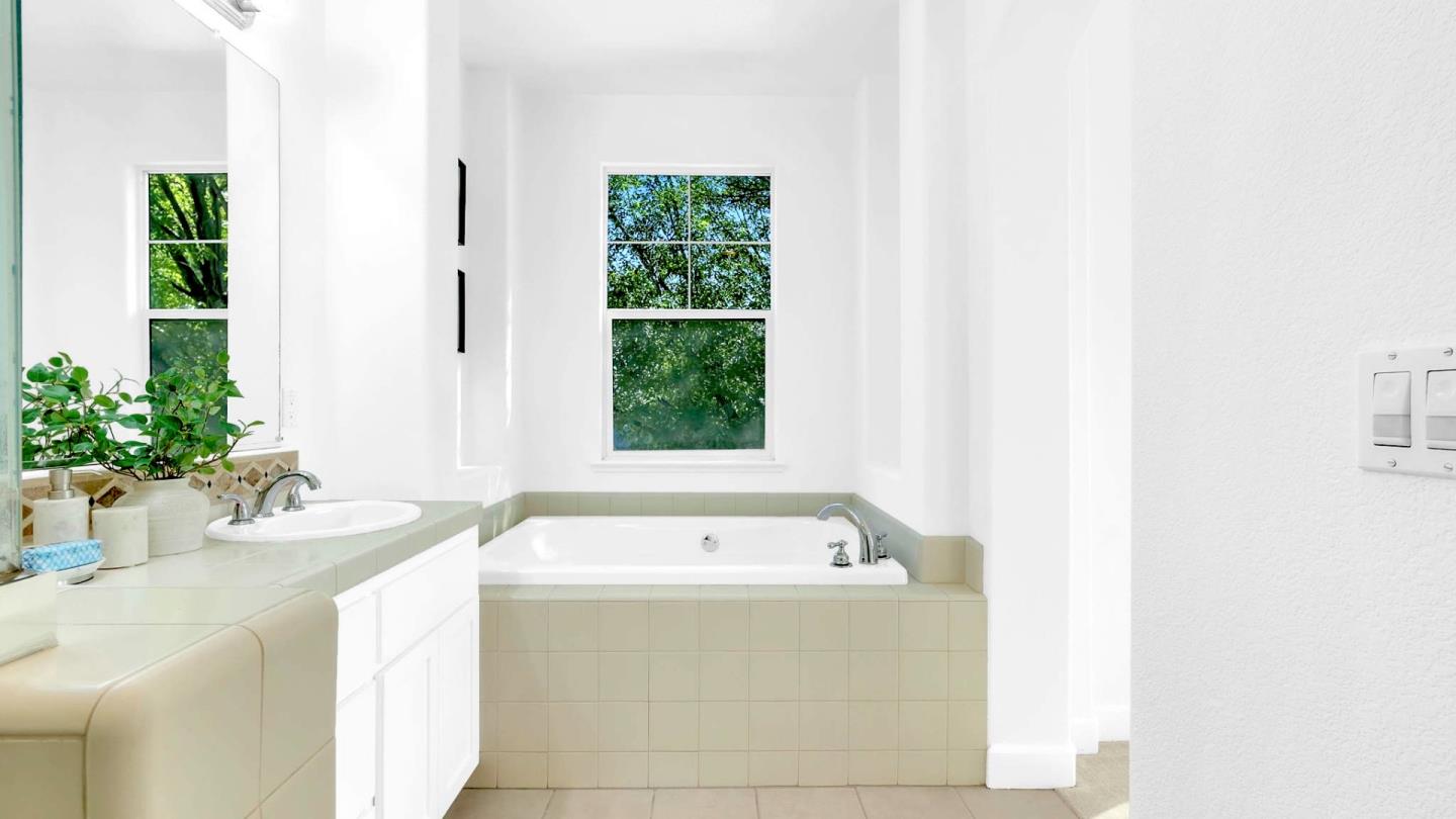 Detail Gallery Image 18 of 36 For 1756 Camino Leonor, San Jose,  CA 95131 - 2 Beds | 2 Baths