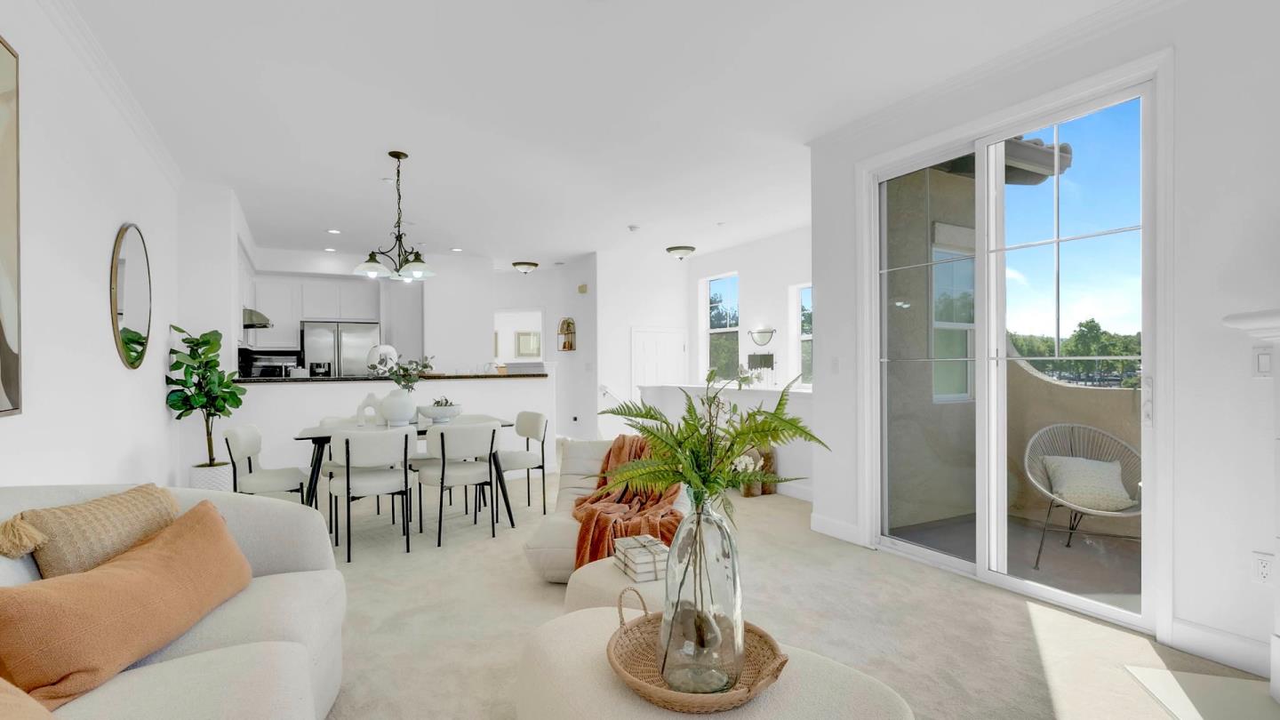 Detail Gallery Image 4 of 36 For 1756 Camino Leonor, San Jose,  CA 95131 - 2 Beds | 2 Baths