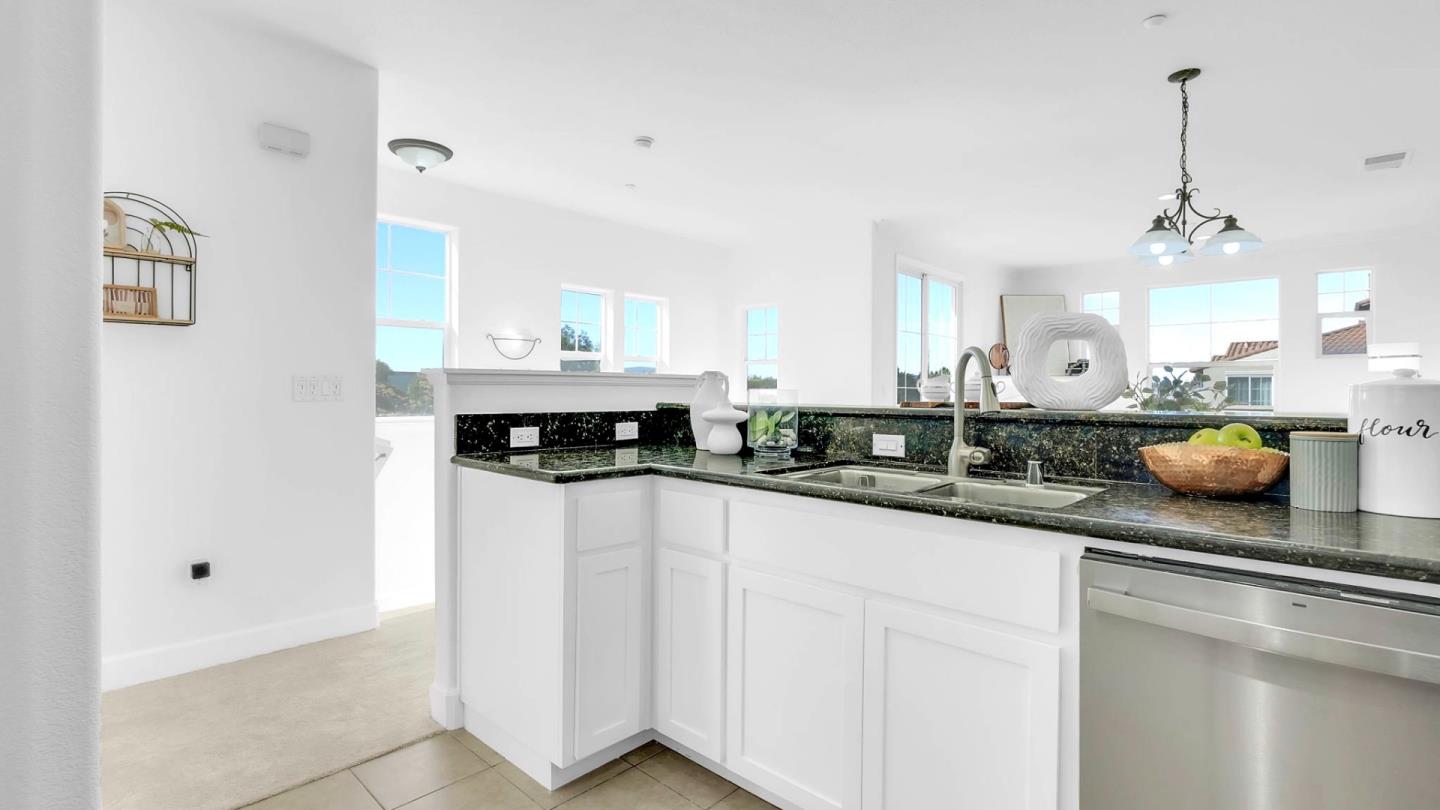 Detail Gallery Image 9 of 36 For 1756 Camino Leonor, San Jose,  CA 95131 - 2 Beds | 2 Baths