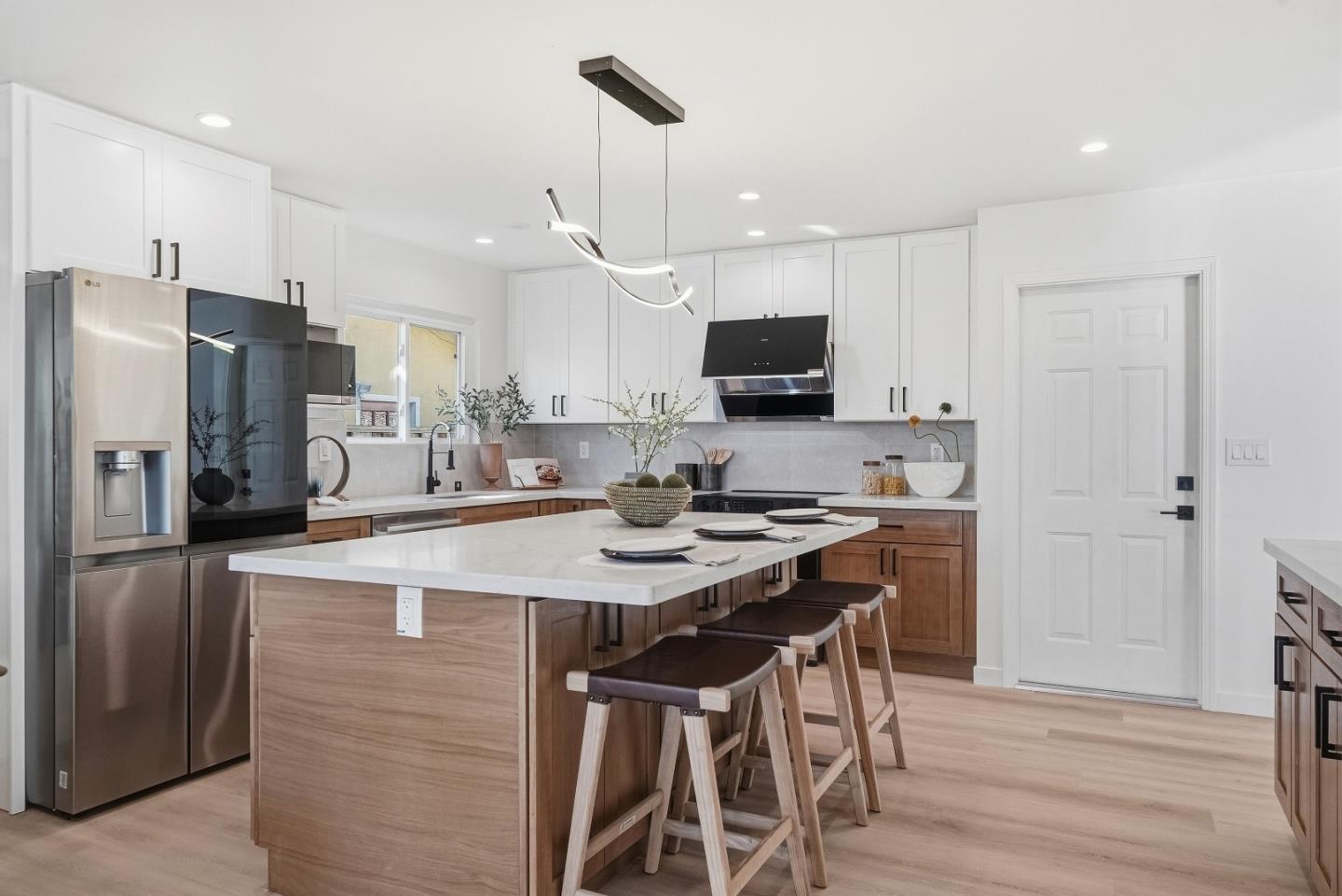 Detail Gallery Image 11 of 36 For 3686 Kirk Rd, San Jose,  CA 95124 - 3 Beds | 2 Baths