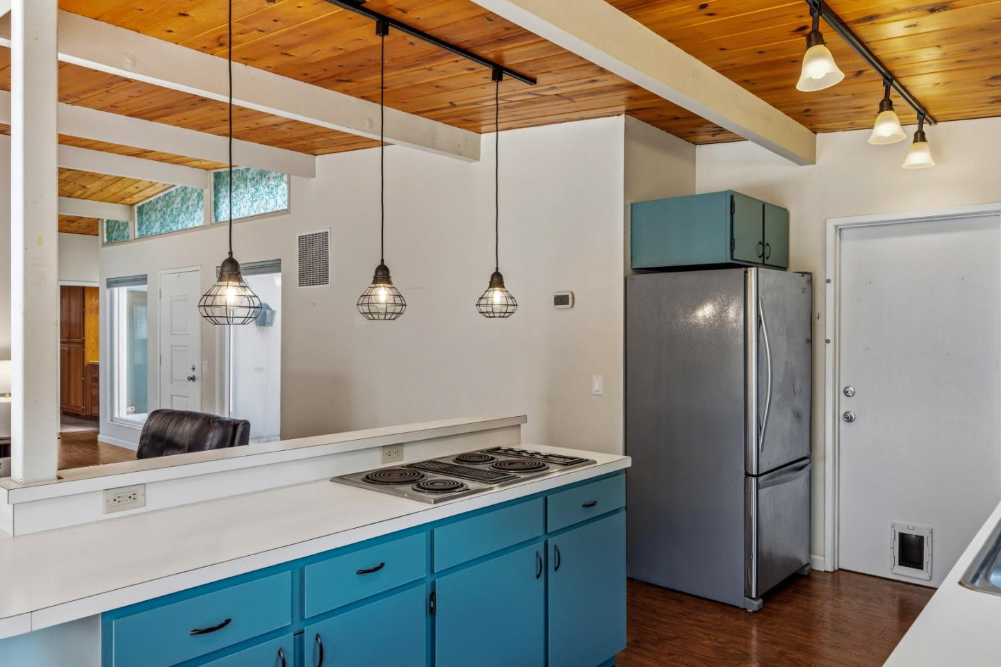 Detail Gallery Image 11 of 43 For 3058 Berney Dr, Marina,  CA 93933 - 3 Beds | 2 Baths