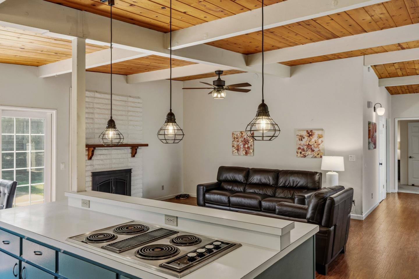 Detail Gallery Image 13 of 43 For 3058 Berney Dr, Marina,  CA 93933 - 3 Beds | 2 Baths