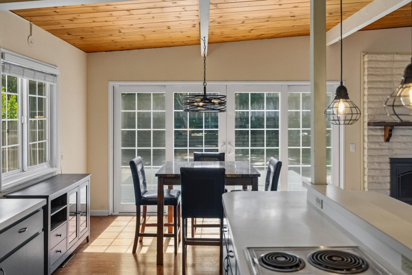 Detail Gallery Image 14 of 43 For 3058 Berney Dr, Marina,  CA 93933 - 3 Beds | 2 Baths