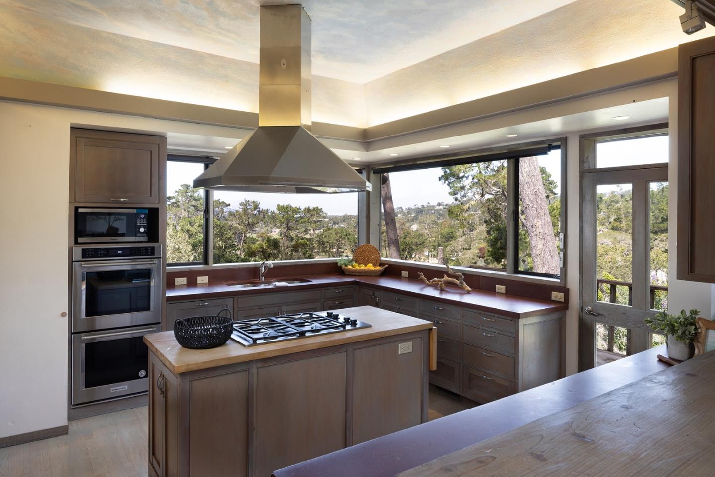 Detail Gallery Image 17 of 41 For 3198 Del Ciervo Rd, Pebble Beach,  CA 93953 - 4 Beds | 5/1 Baths