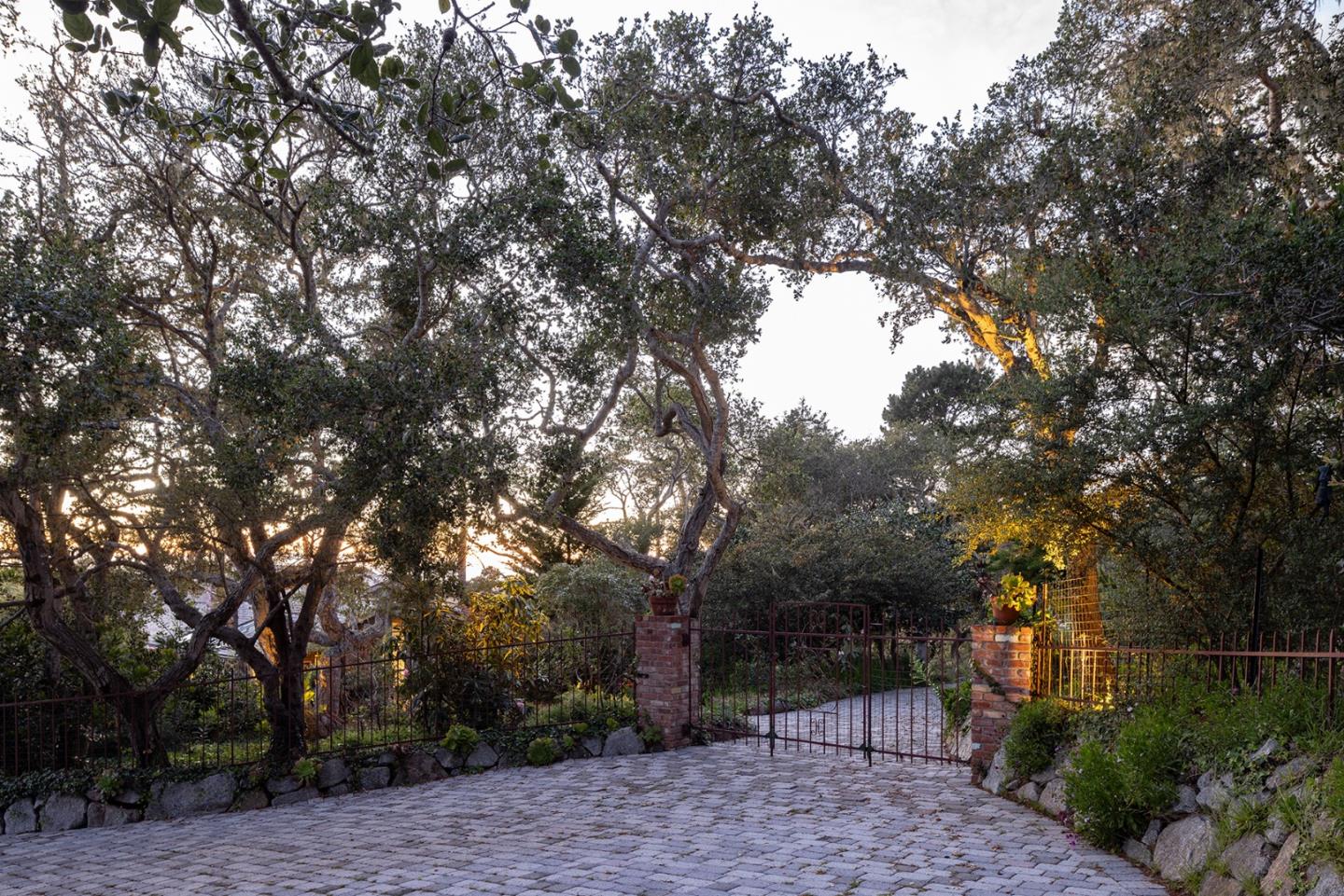 Detail Gallery Image 5 of 41 For 3198 Del Ciervo Rd, Pebble Beach,  CA 93953 - 4 Beds | 5/1 Baths