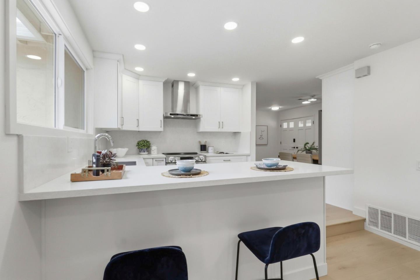 Detail Gallery Image 13 of 53 For 4407 Hendrix Ct, San Jose,  CA 95124 - 3 Beds | 2 Baths