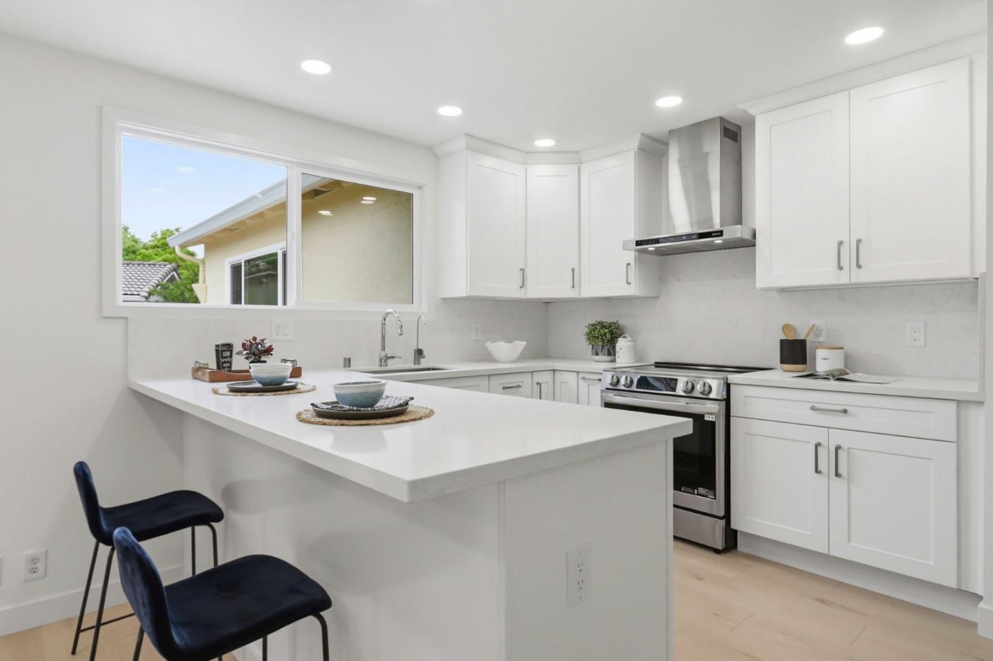 Detail Gallery Image 14 of 53 For 4407 Hendrix Ct, San Jose,  CA 95124 - 3 Beds | 2 Baths