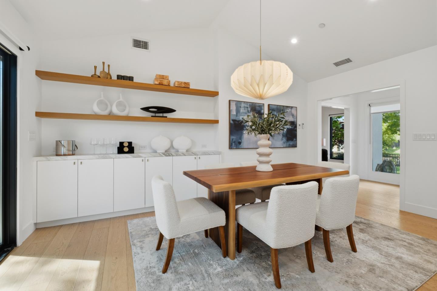 Detail Gallery Image 10 of 25 For 121 Inner Cir, Redwood City,  CA 94062 - 3 Beds | 2 Baths