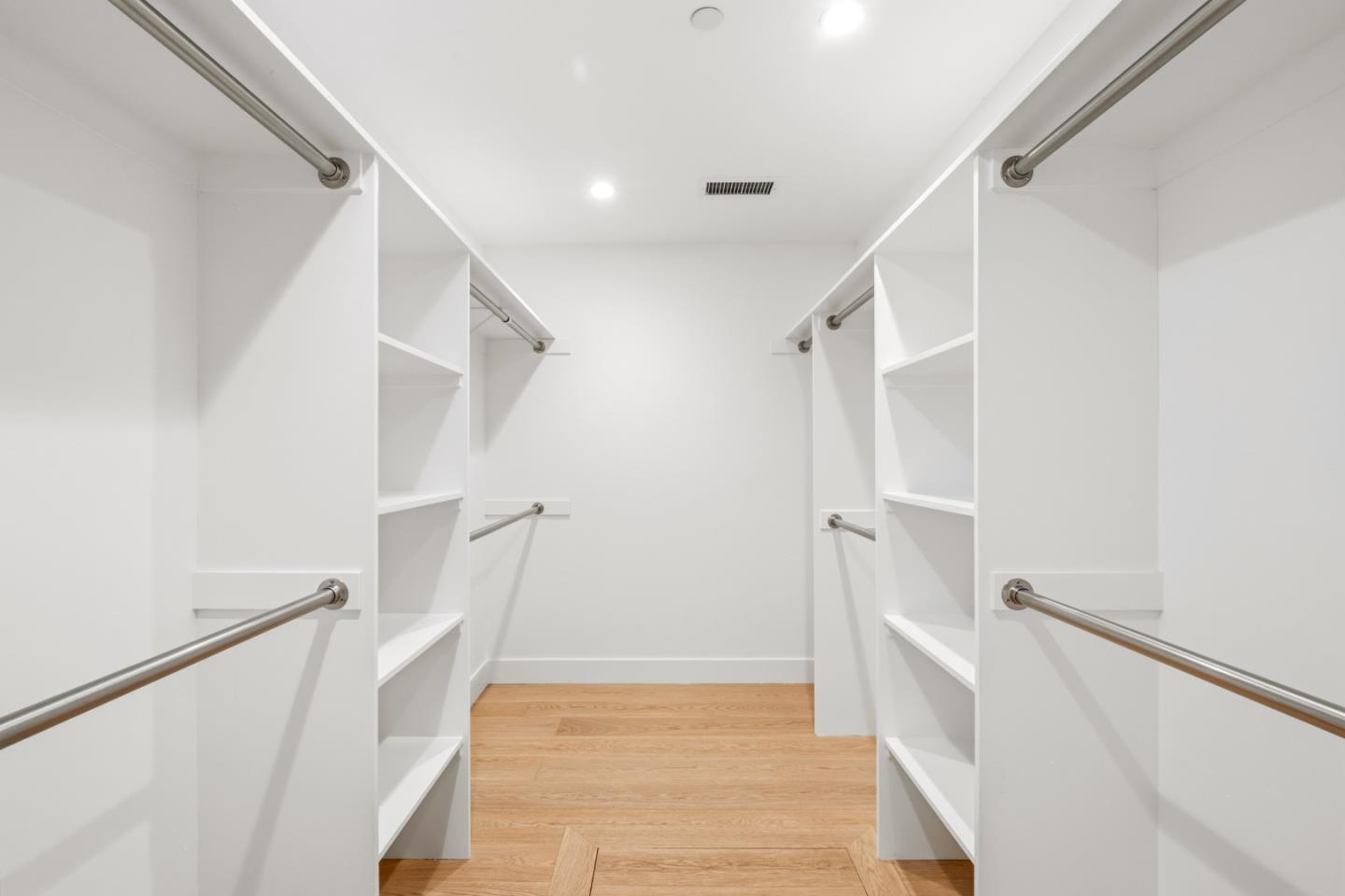 Detail Gallery Image 13 of 25 For 121 Inner Cir, Redwood City,  CA 94062 - 3 Beds | 2 Baths