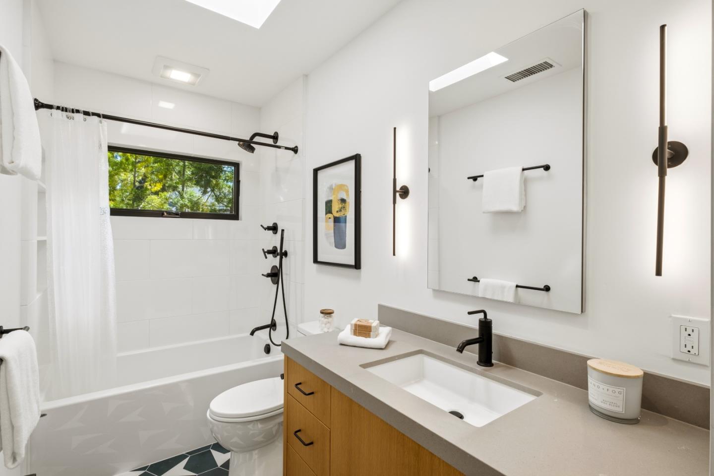 Detail Gallery Image 20 of 25 For 121 Inner Cir, Redwood City,  CA 94062 - 3 Beds | 2 Baths