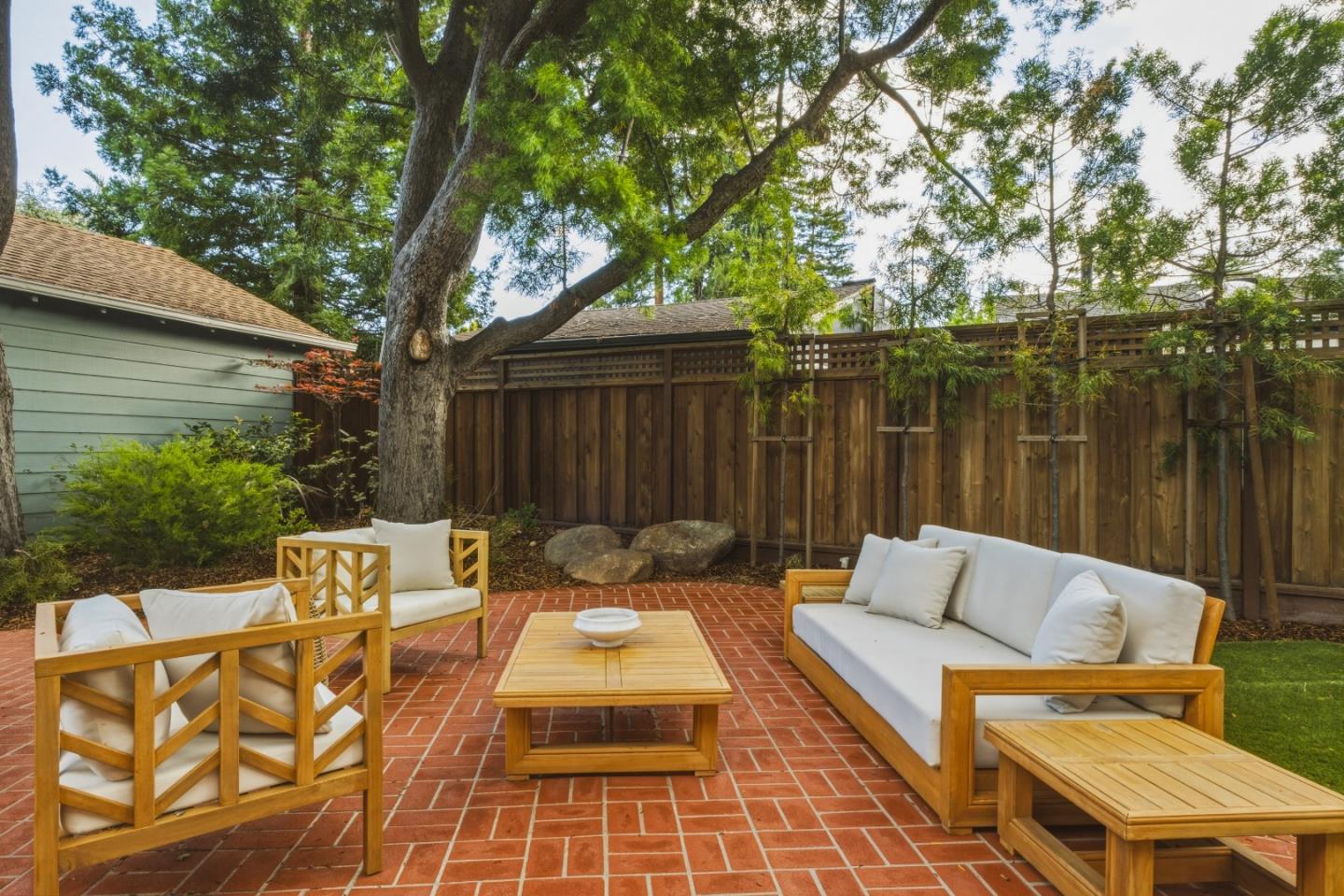 Detail Gallery Image 24 of 25 For 121 Inner Cir, Redwood City,  CA 94062 - 3 Beds | 2 Baths