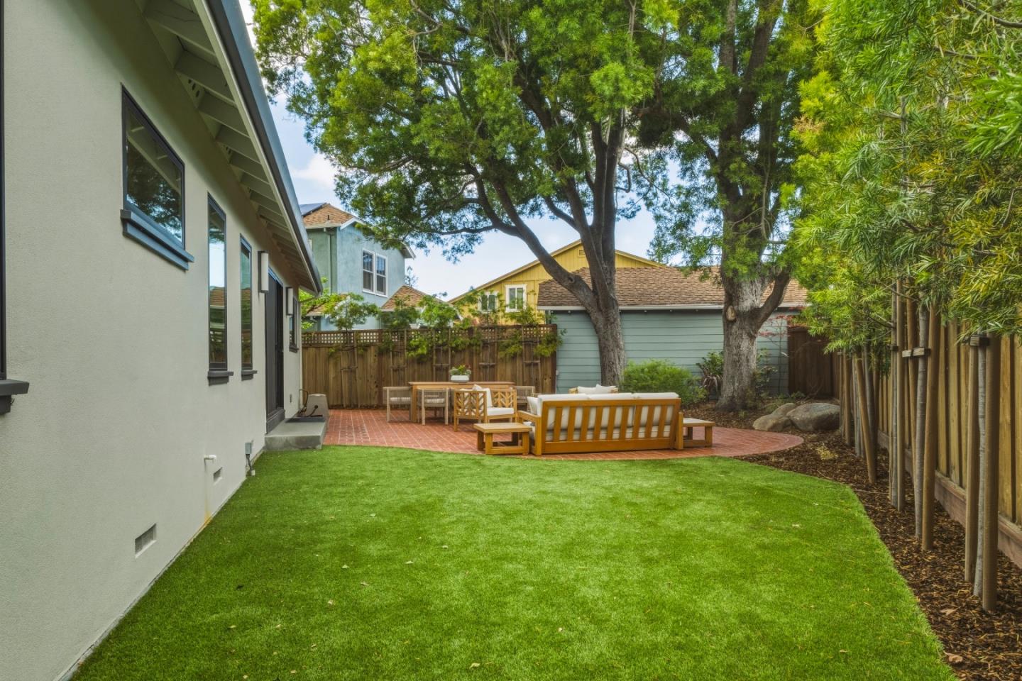 Detail Gallery Image 25 of 25 For 121 Inner Cir, Redwood City,  CA 94062 - 3 Beds | 2 Baths