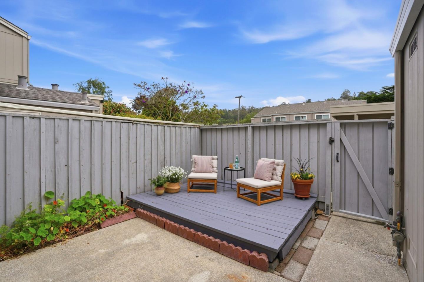 Detail Gallery Image 25 of 34 For Rosita Rd, Pacifica,  CA 94044 - 2 Beds | 1/1 Baths