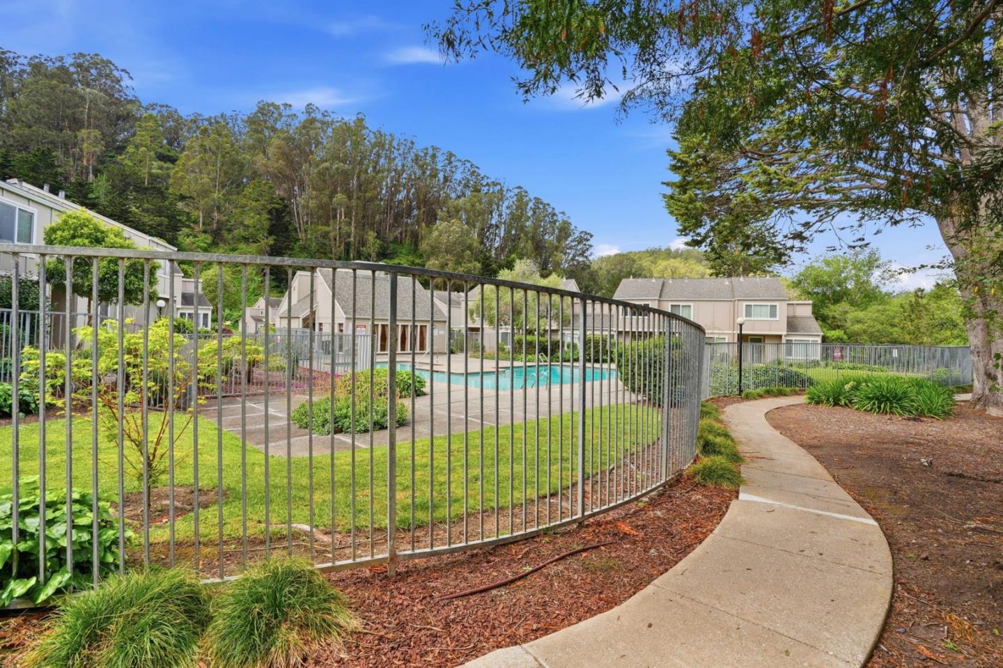 Detail Gallery Image 32 of 34 For Rosita Rd, Pacifica,  CA 94044 - 2 Beds | 1/1 Baths