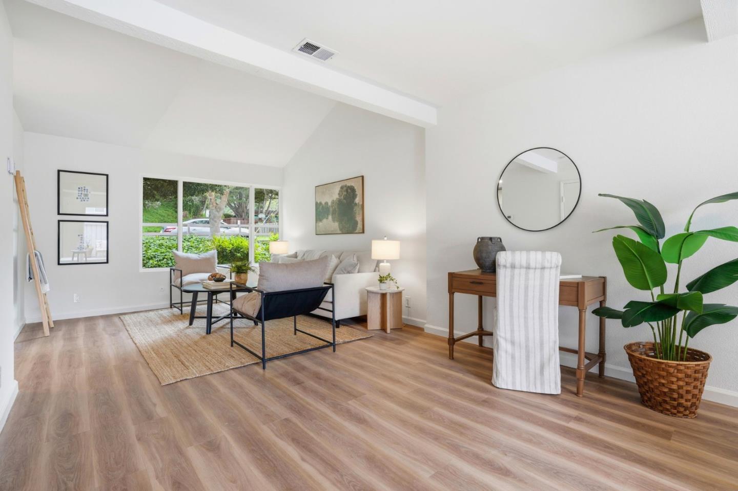 Detail Gallery Image 5 of 34 For Rosita Rd, Pacifica,  CA 94044 - 2 Beds | 1/1 Baths