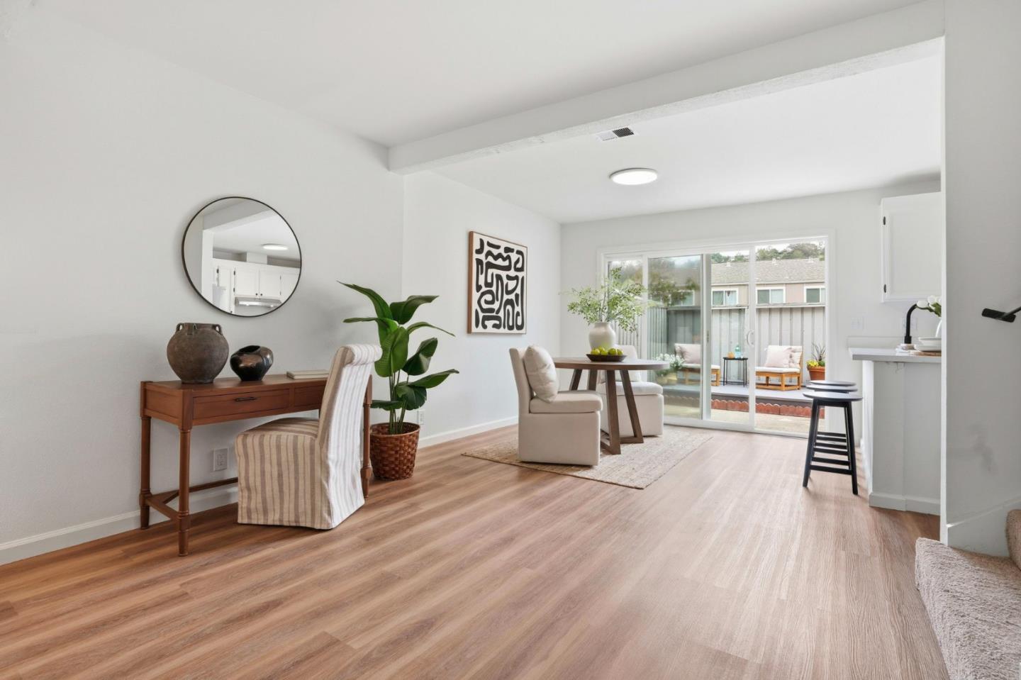 Detail Gallery Image 8 of 34 For Rosita Rd, Pacifica,  CA 94044 - 2 Beds | 1/1 Baths