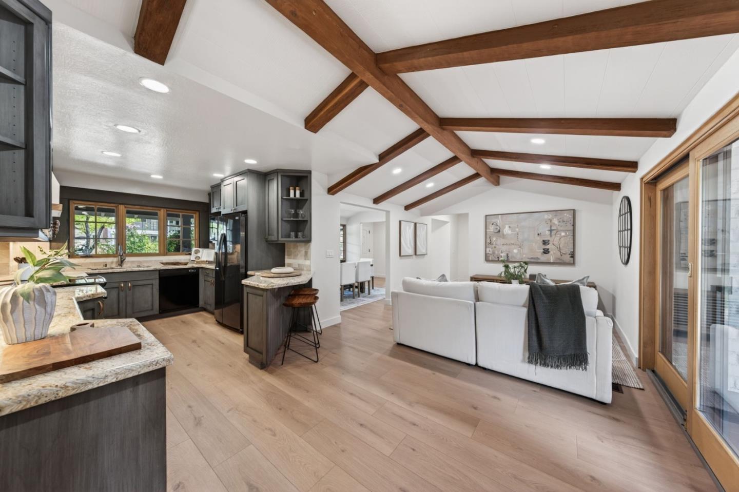 Detail Gallery Image 14 of 53 For 2734 Doverton Sq, Mountain View,  CA 94040 - 4 Beds | 2/1 Baths