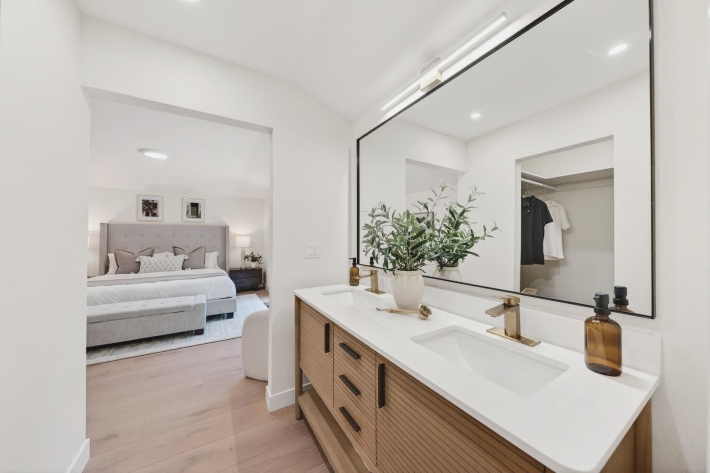 Detail Gallery Image 21 of 53 For 2734 Doverton Sq, Mountain View,  CA 94040 - 4 Beds | 2/1 Baths