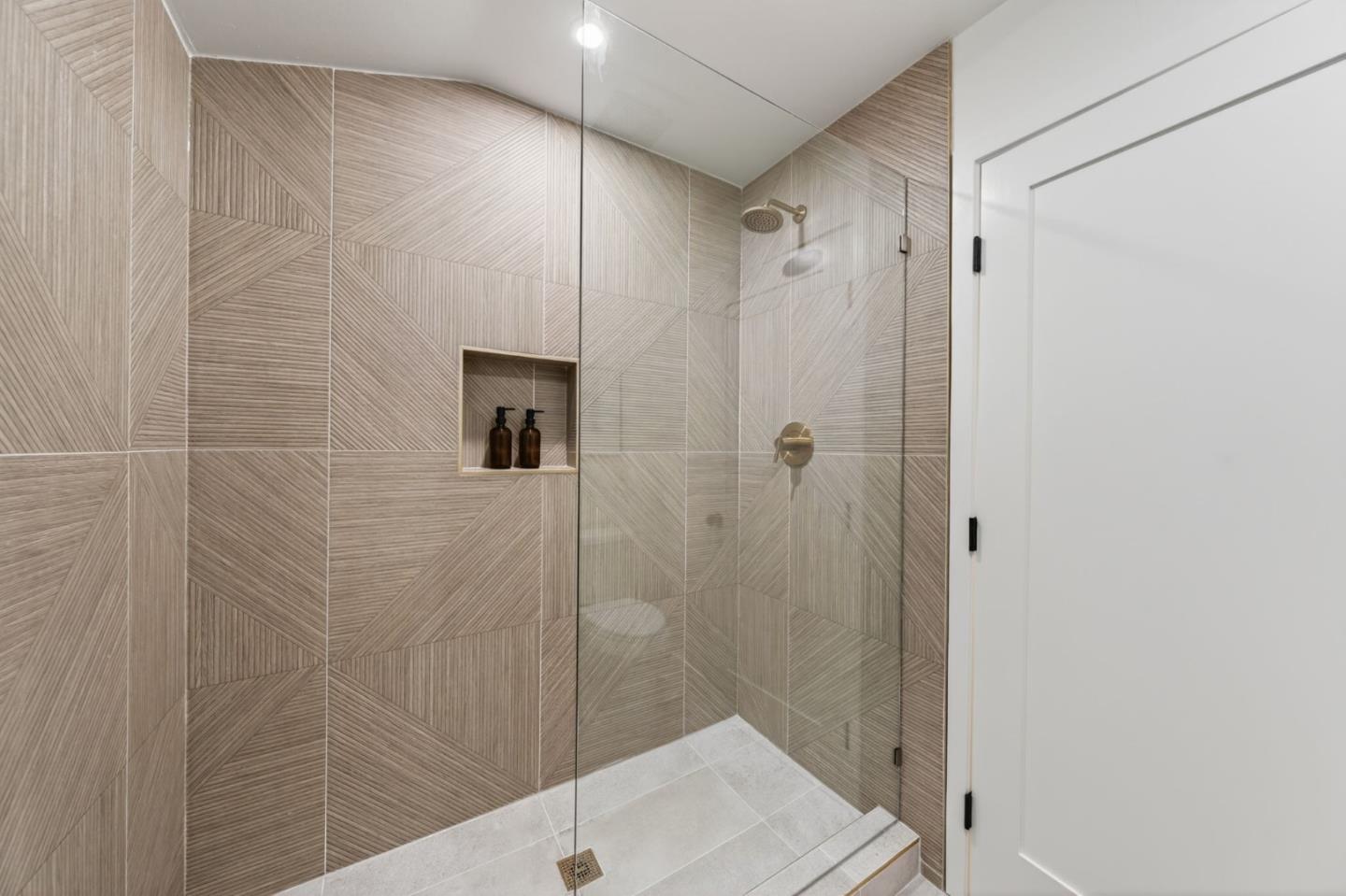 Detail Gallery Image 23 of 53 For 2734 Doverton Sq, Mountain View,  CA 94040 - 4 Beds | 2/1 Baths