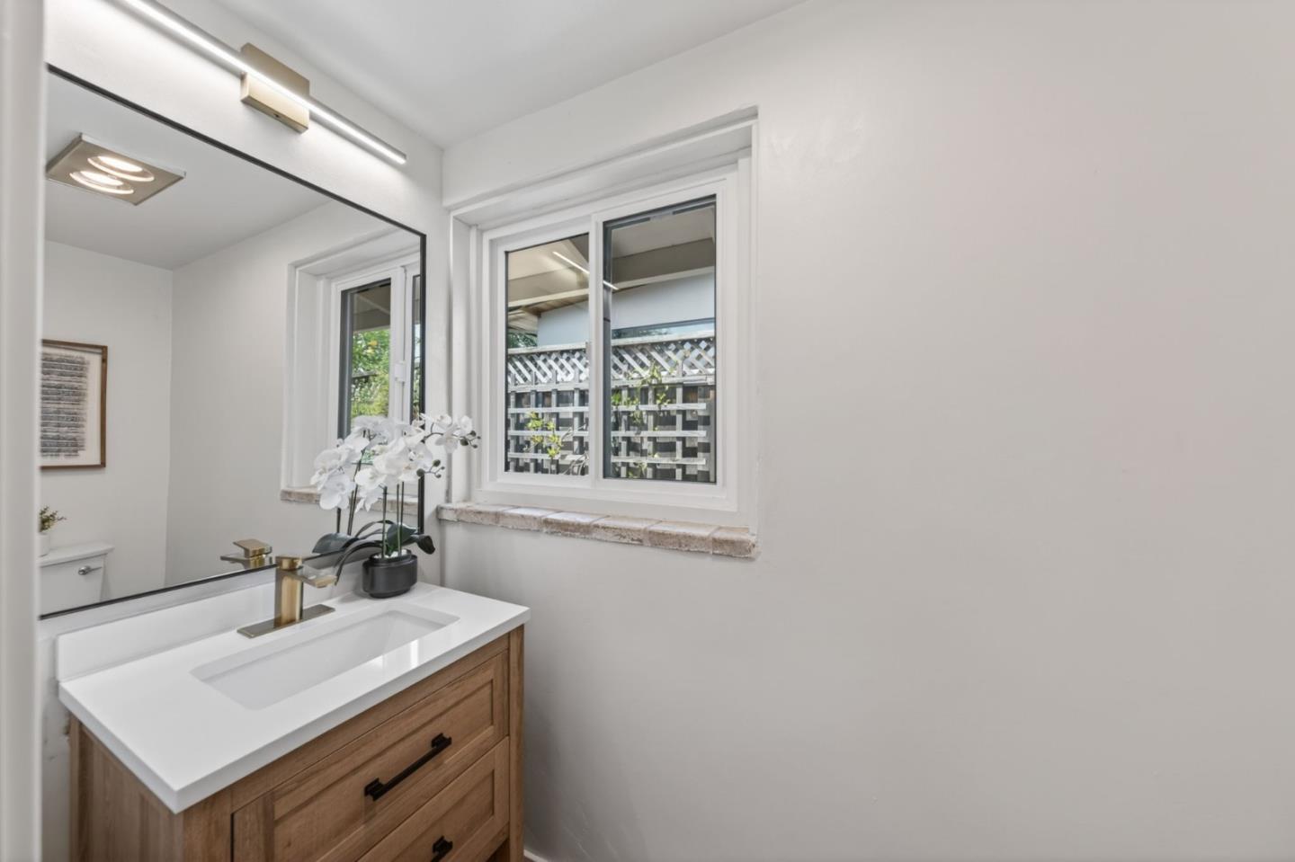 Detail Gallery Image 31 of 53 For 2734 Doverton Sq, Mountain View,  CA 94040 - 4 Beds | 2/1 Baths