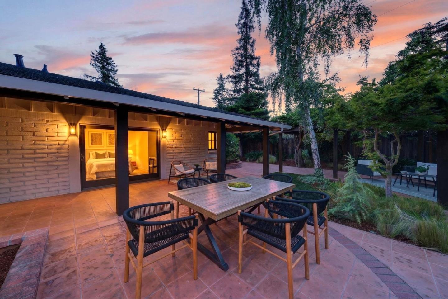 Detail Gallery Image 32 of 53 For 2734 Doverton Sq, Mountain View,  CA 94040 - 4 Beds | 2/1 Baths