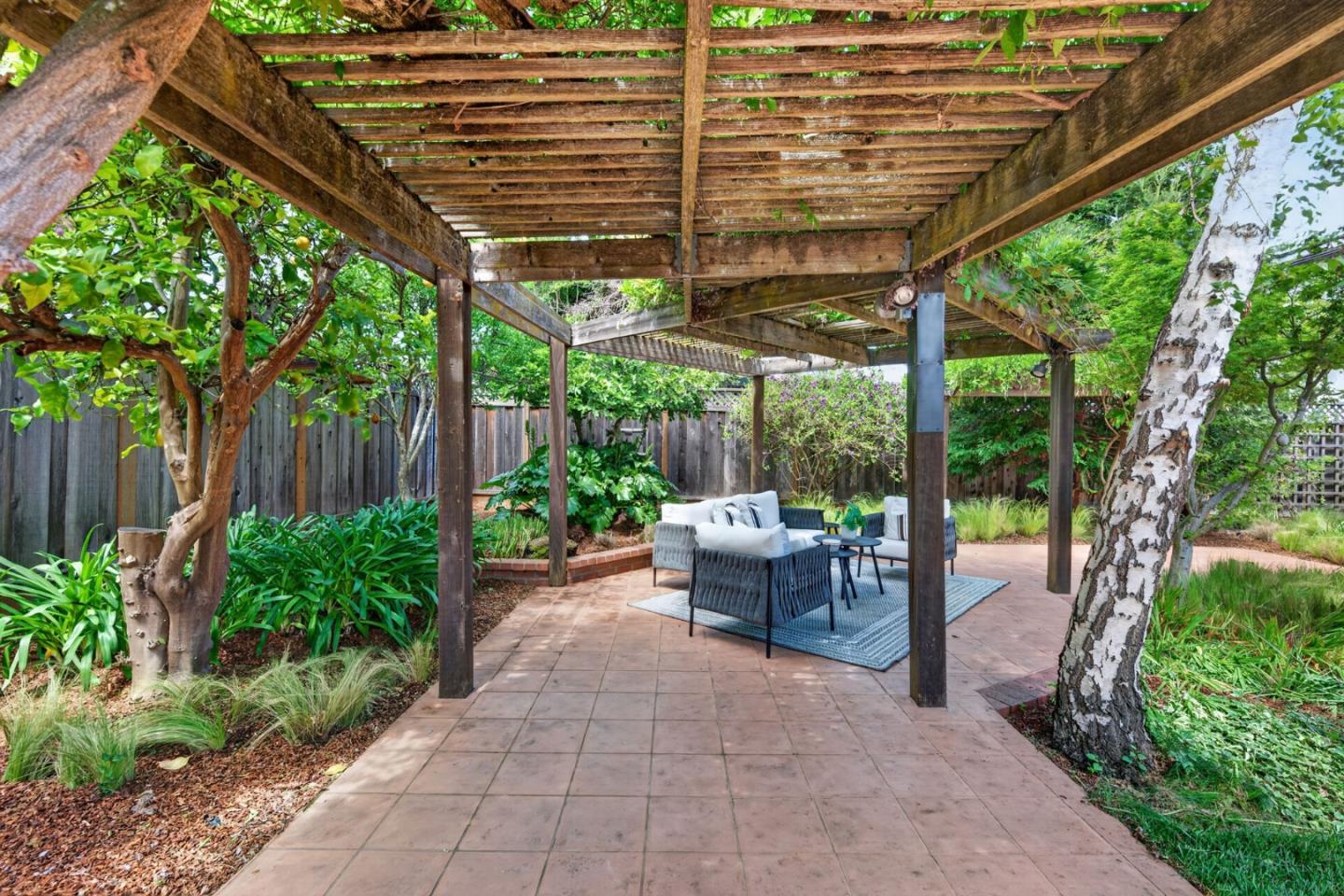 Detail Gallery Image 37 of 53 For 2734 Doverton Sq, Mountain View,  CA 94040 - 4 Beds | 2/1 Baths